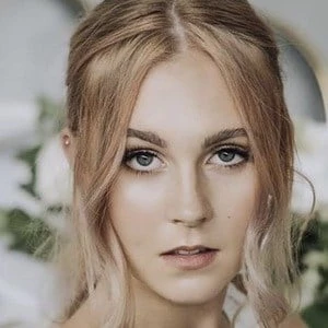 Asha Vivian - Networth, Bio, Birthdate, Age, Family & More