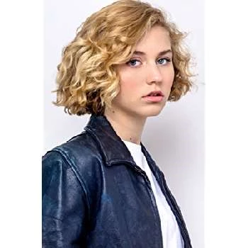 Vivienne Sievers - Age, Bio, Birthdate, Family, Networth & More