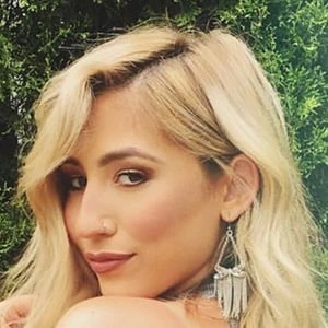 Brielle Von Hugel - Family, Bio, Birthday, Family, Income & More