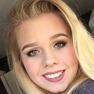 Emma Wagemans - Networth, Biography, Birthdate, Family & More