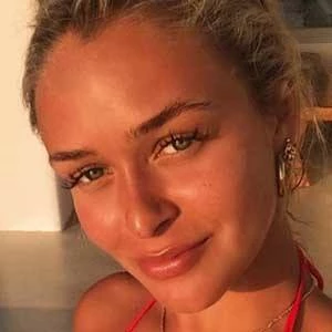 Michaela Wain Biography