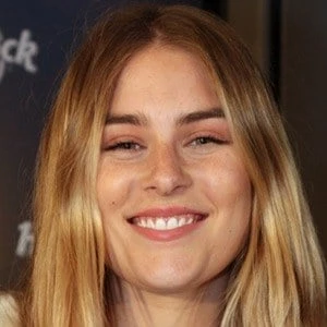 Carissa Walford - Age, Height, Birthdate, Family, Wiki & More