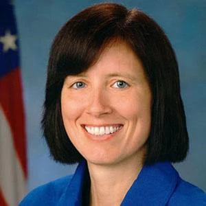 Shannon Walker - Family, Bio, Birthday, Family, Income & More