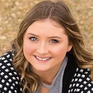 Lacey Wallace - Networth, Bio, Birthdate, Age, Family & More