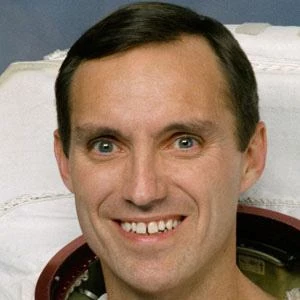 Carl E. Walz - Biography, Birthdate, Family, Networth & More