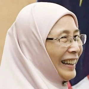Dr Wan Azizah Wan Ismail Biography