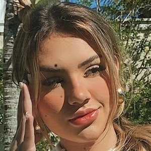 Vivi Wanderley - Family, Bio, Birthday, Family, Income & More