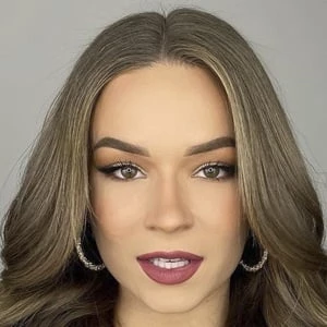 Emily Ward - Age, Bio, Birthdate, Family, Networth & More