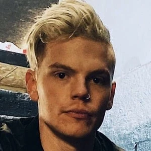 Austin Ware - Wiki, Bio, Networth, Birthdate, Family & More