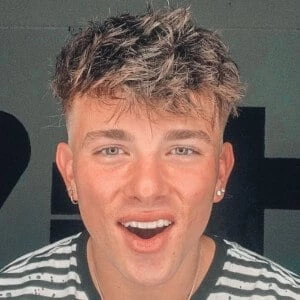 Zach Webb Biography
