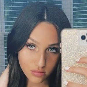 Chloe Weinstein - Age, Bio, Birthdate, Family, Networth & More