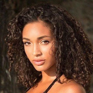 Courtney Allegra Welch - Height, Bio, Wiki, Family, Birthplace, Networth & More