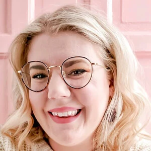 Emily Welch - Family, Bio, Birthday, Family, Income & More