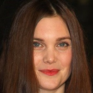 Liz White - Age, Height, Birthdate, Bio, Family, Networth & More