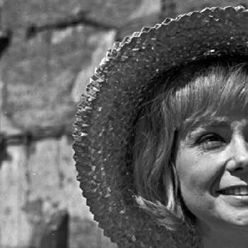 Wieslawa Kwasniewska - Networth, Bio,Birthdate, Family, Wiki & More