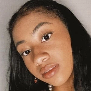 Alexis Williams Biography