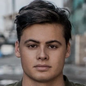 Mike Williams - Networth, Bio, Wiki, Family, Birthday, Networth & More