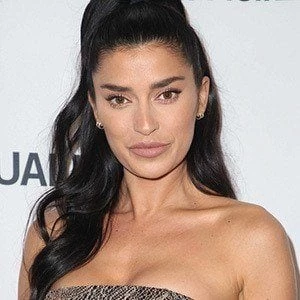 Nicole Williams English - Birthplace, Bio, Wiki, Birthday, Family, Networth & More