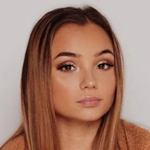 Julia Wisk - Profession, Biography, Birthdate, Family, Wiki & More