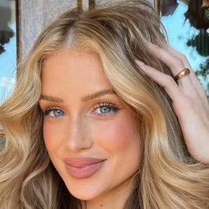 Sarah Wolak - Age, WIki, Birthday, Family, Networth & More