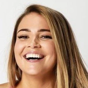Jem Wolfie Biography