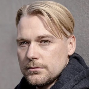 Shaun Wood Biography