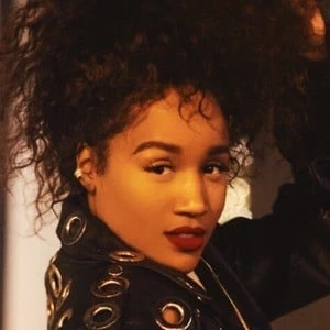 Brya Woods Biography
