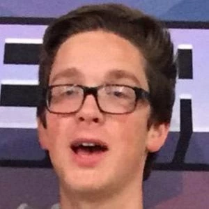 Woozlo - Income, Birthday, Family, Bio, Networth & More