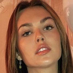 Michelle Wozniak - Wiki, Bio, Birthdate, Networth, Family & More