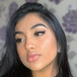 x.yasmin18.x Biography