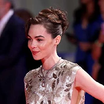 Ximena Lamadrid - Age, Height, Birthdate, Bio, Family, Networth & More