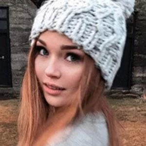 XoxoLiana - Parents, Networth, Bio, Birthdate, Family Wiki & More