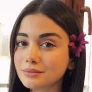 Ozge Yagiz - Birthday, Bio, Wiki, Family, Networth & More