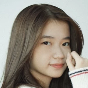 Shania Yan Biography