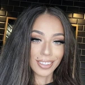 Yasmin Hadfield Biography