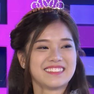 Hoang Yen - Age, Bio, Career, Family, Wiki, Networth & More