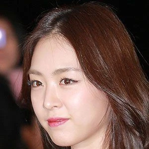 Lee Yeon-hee Biography