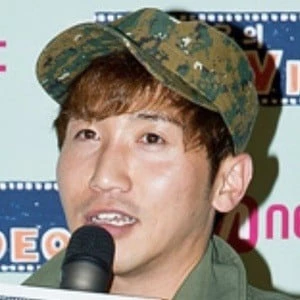 Yoo Se-yoon - Wiki, Bio, Birthdate, Networth, Family & More