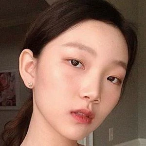 Youjin - Age, Bio, Birthdate, Family, Networth & More