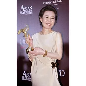 Youn Yuh-jung - Biography, Birthday, Family, Wki, Networth & More