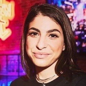 Julia Young - Bio, Networth, Family, Age, Birthdate & More