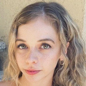 Tara Young - Networth, Bio,Birthdate, Family, Wiki & More