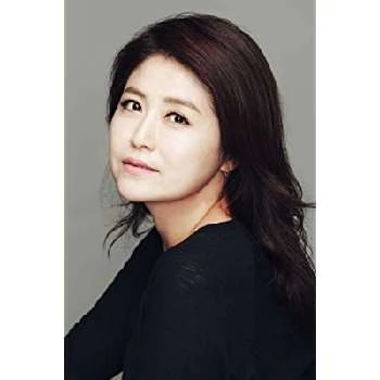 Younhee Lee - Age, Bio, Birthdate, Family, Networth & More