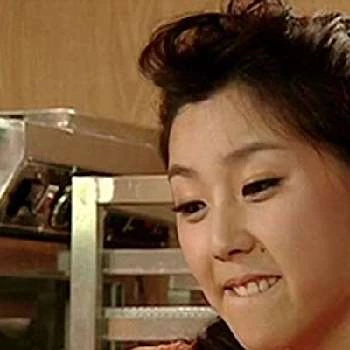 Yun-mi Lee - Age, Bio, Birthdate, Family, Networth & More