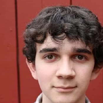 Zach Mills Biography