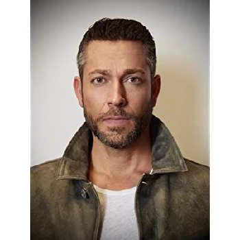 Zachary Levi - Height, Bio, Wiki, Family, Birthplace, Networth & More