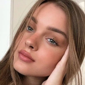 Anna Zak Biography