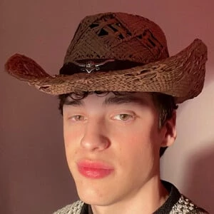 Juani Zalazar - Family, Bio, Birthday, Family, Income & More