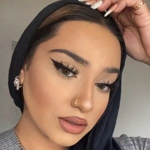 Umi Zarin Biography