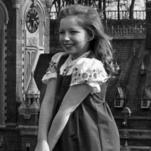 Lena Zavaroni - Family, Bio, Birthday, Family, Income & More
